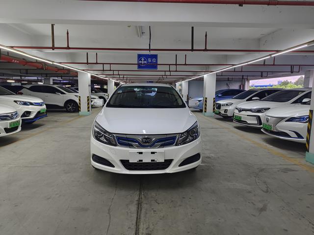 BYD e5