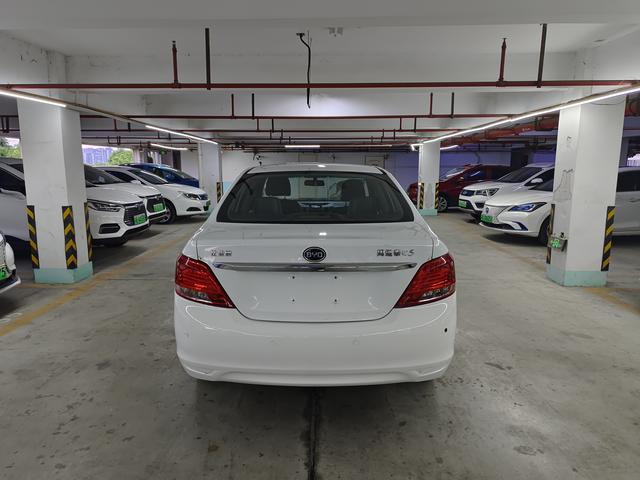 BYD e5