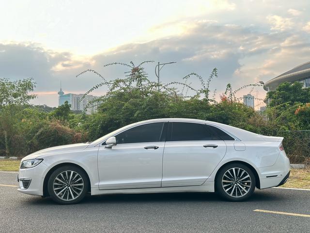 Lincoln MKZ