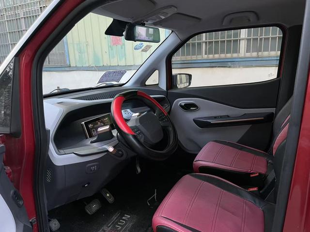 Baojun E200