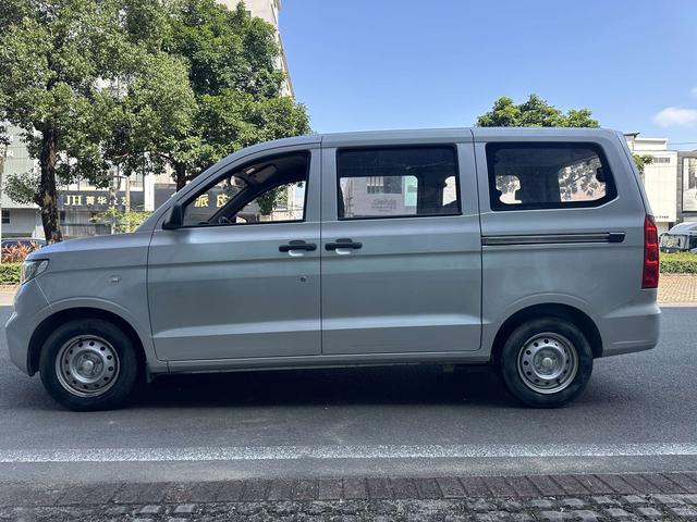 Wuling Hongguang V