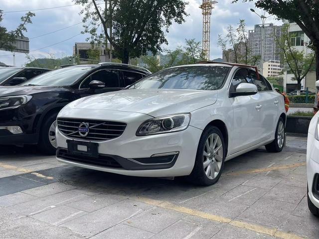 Volvo S60 (imported)