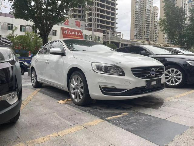 Volvo S60 (imported)