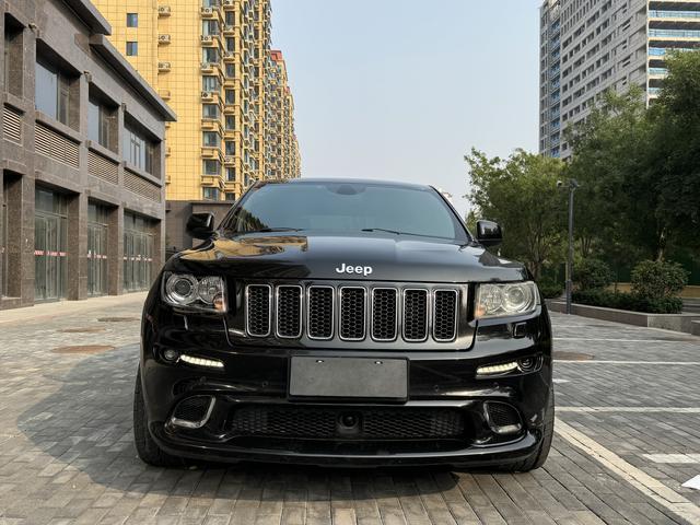 Jeep Grand Cherokee SRT