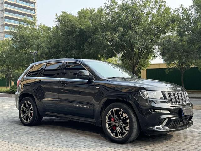 Jeep Grand Cherokee SRT