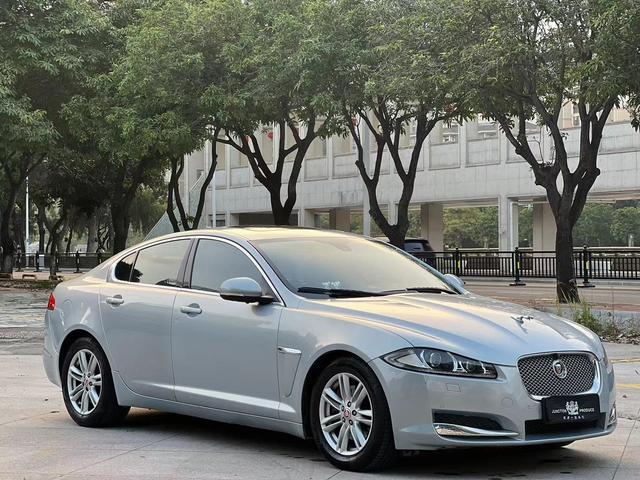 Jaguar XF