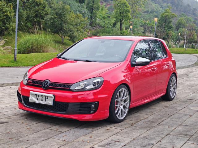 Volkswagen Golf GTI