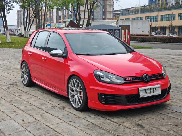 Volkswagen Golf GTI