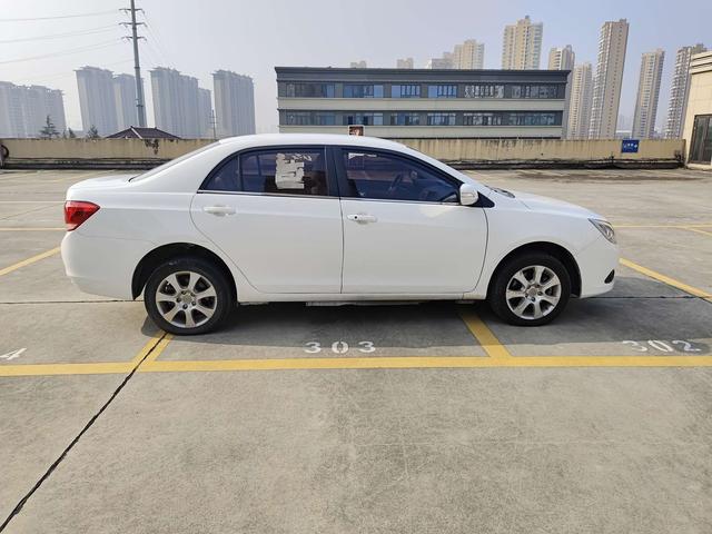 BYD e5