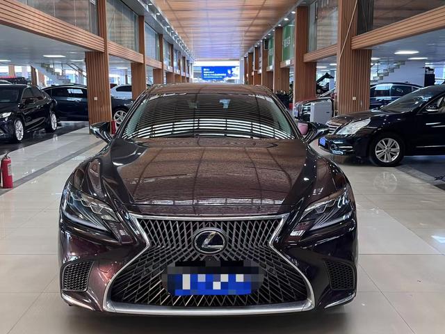 Lexus LS