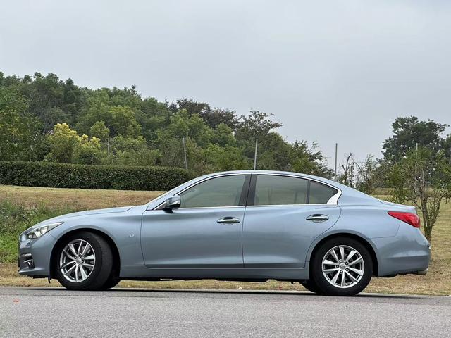 Infiniti Q50