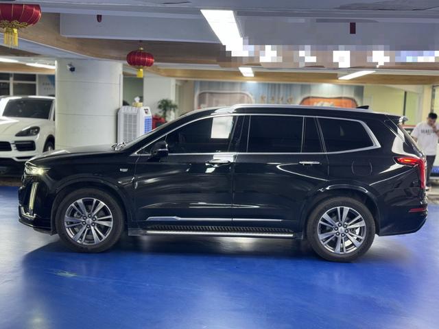 Cadillac XT6