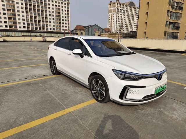 BAIC Beijing EU5