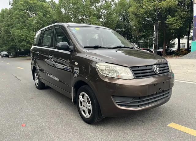 Dongfeng Fengon 330