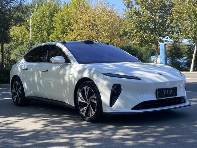 NIO ET5