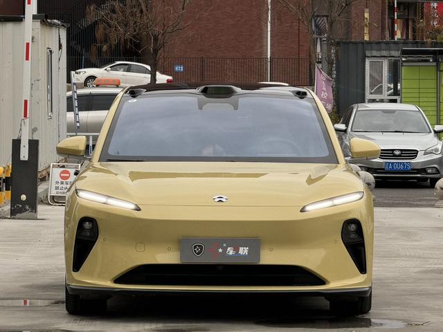 NIO ET5