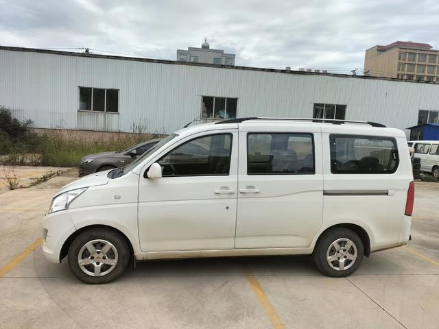 Wuling Rongguang V