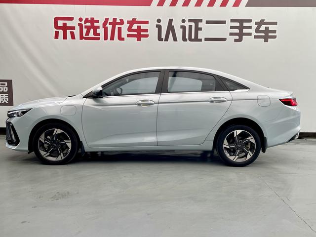 Geely Emgrand L HiP