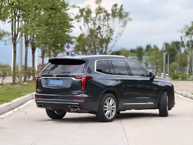 Cadillac XT6