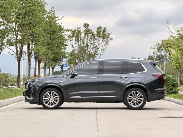 Cadillac XT6