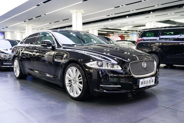 Jaguar XJ