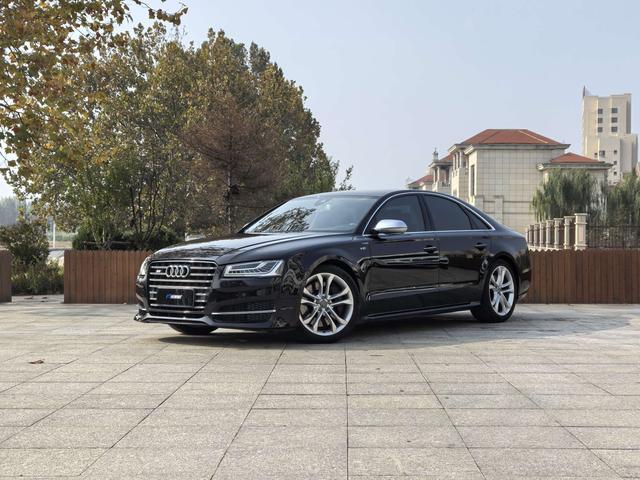 Audi S8