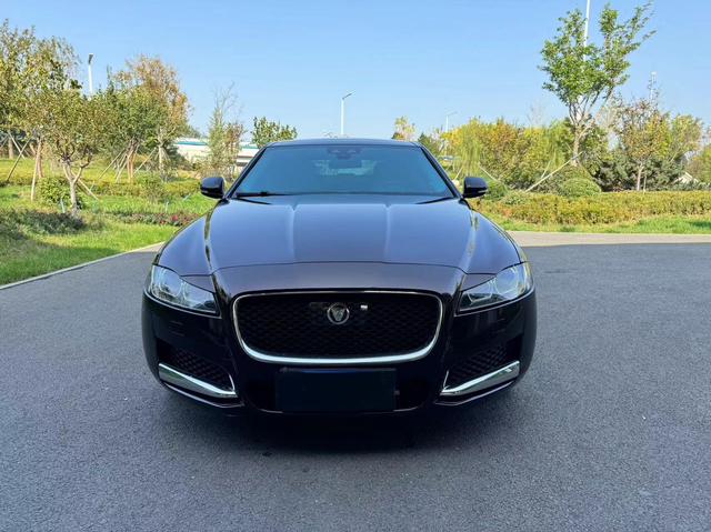 Jaguar XFL