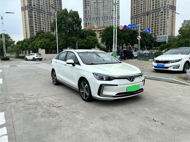 BAIC Beijing EU5