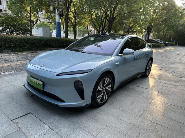 NIO ET5