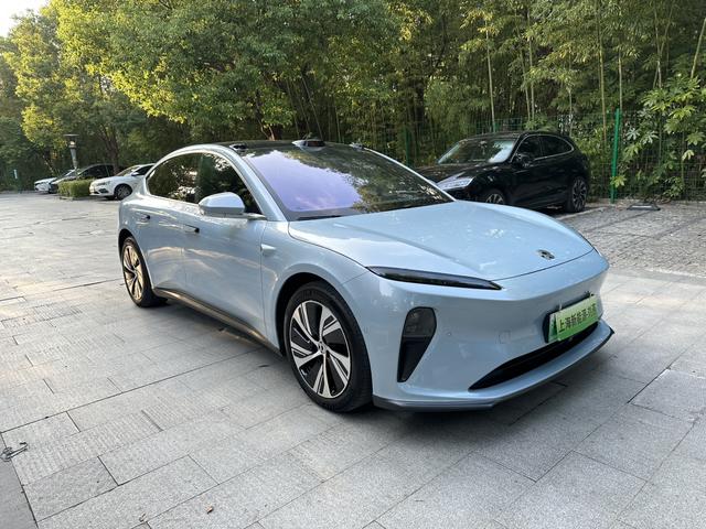 NIO ET5