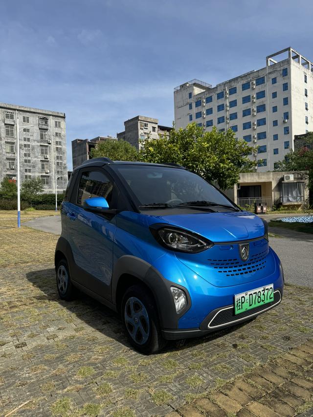 Baojun E100