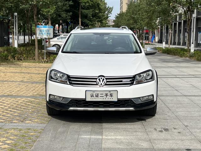 Volkswagen Magotan (imported)