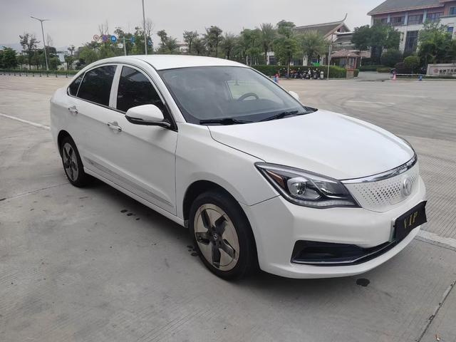 Dongfeng Fengshen E70