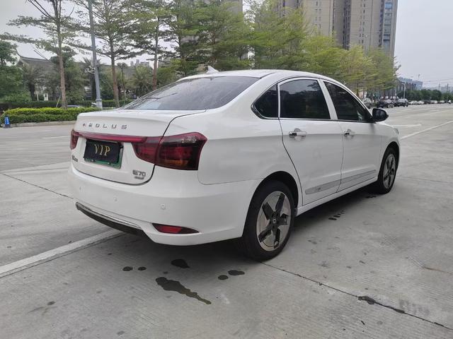 Dongfeng Fengshen E70