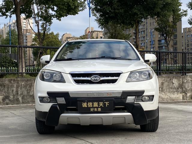 BYD S6