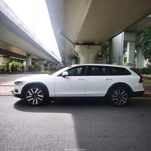 Volvo V90