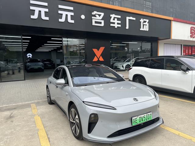 NIO ET5