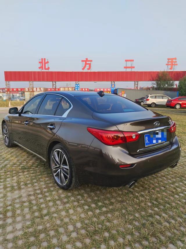 Infiniti Q50L