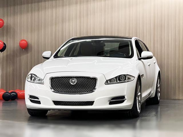 Jaguar XJ