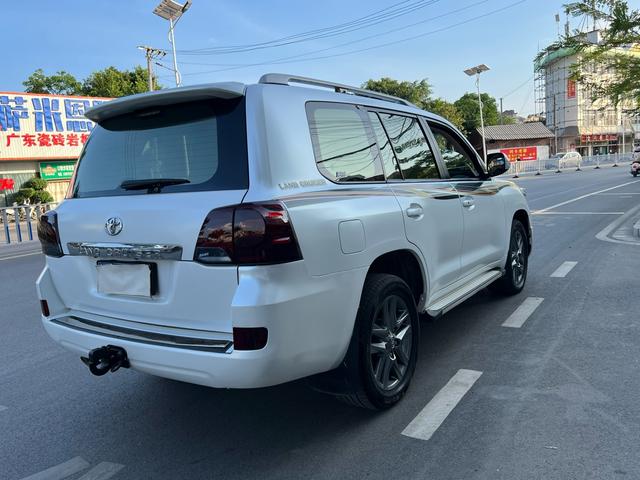 Toyota Land Cruiser (imported)