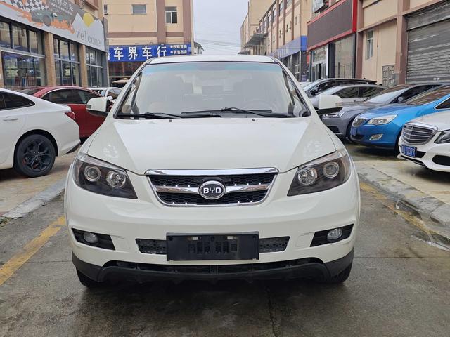 BYD S6