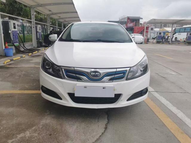 BYD e5