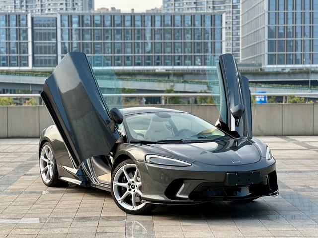 McLaren GT