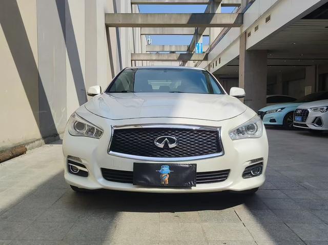 Infiniti Q50L