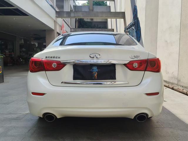 Infiniti Q50L