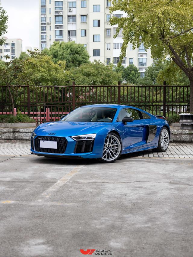 Audi R8