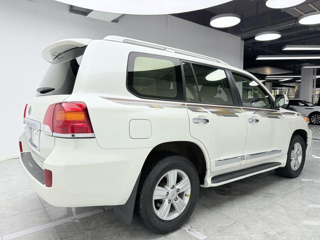 Toyota Land Cruiser (imported)