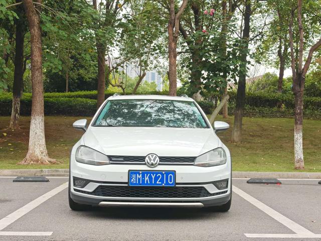 Volkswagen Golf (imported)