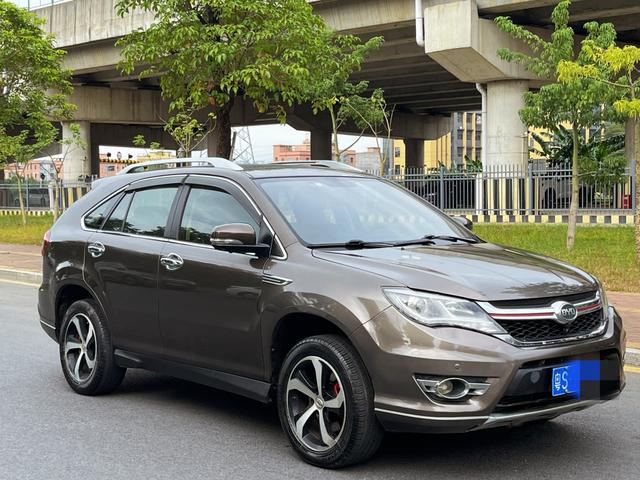 BYD S7