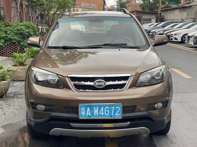 BYD S6